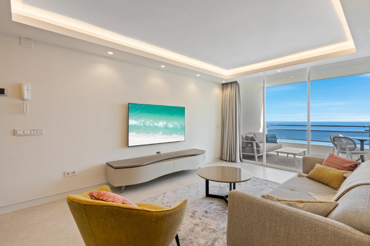 마르베야 Fully Renovated Frontline Flat 아파트 외부 사진
