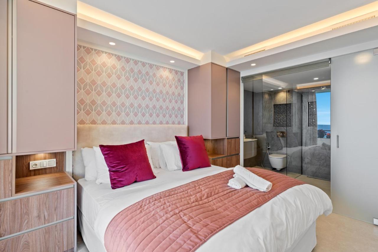 마르베야 Fully Renovated Frontline Flat 아파트 외부 사진