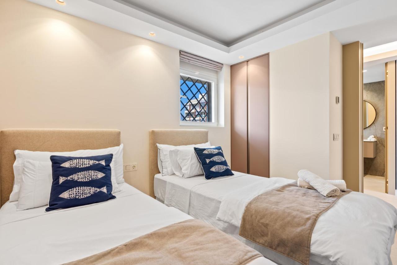마르베야 Fully Renovated Frontline Flat 아파트 외부 사진